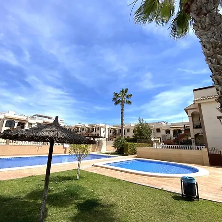 Appartement Casa Amigos With Private Garden And Poolview Torrevieja