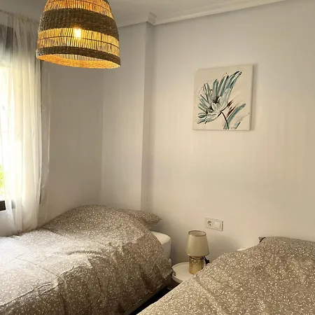 Casa Amigos With Private Garden And Poolview تورّيفيِخا