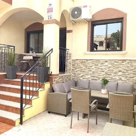 Casa Amigos With Private Garden And Poolview شقة
